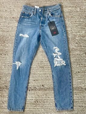 NWT Levi's 501 Premium Women’s Distressed High Rise Skinny Leg Button Fly 25 x 2